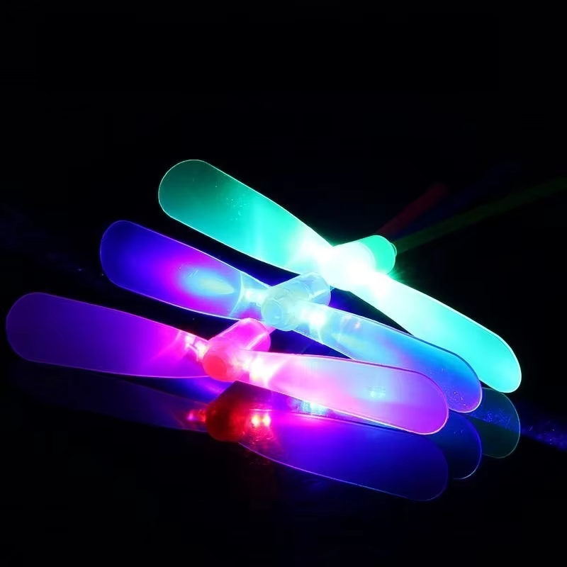 LED Işıklı Bambu Yusufçuk Uçan - Kids Outdoor Movie Night incelemesi ve fiyatı